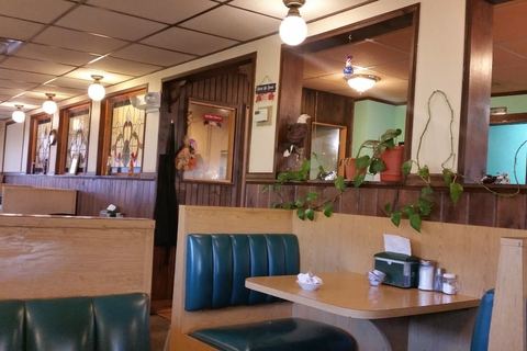 Banana Curve Diner
